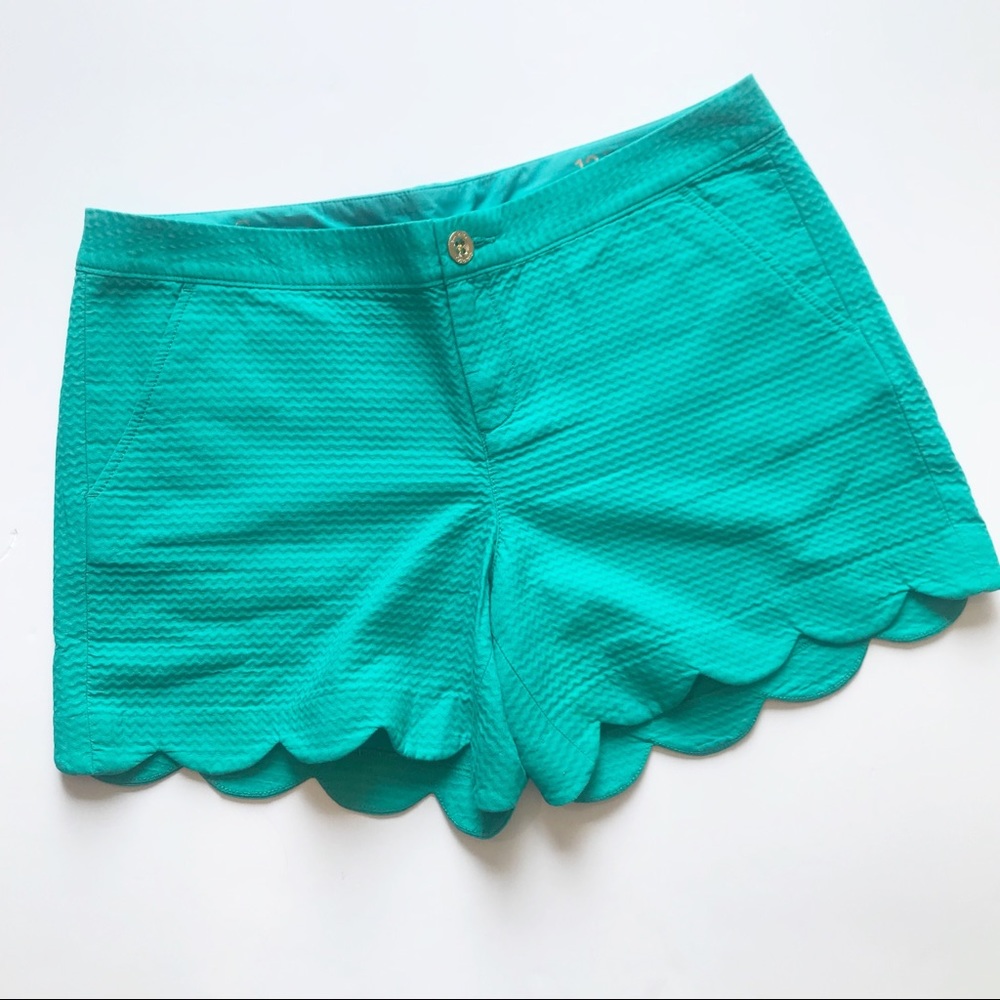 SOLD Lilly Pulitzer || Scalloped Buttercup Shorts - Picture 1 of 4